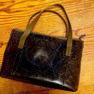 Hammit tote style bag